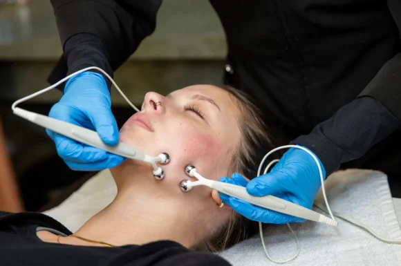 Medical Aesthetics School Montreal: Begin Your Professional Aesthetics Career with Elite College