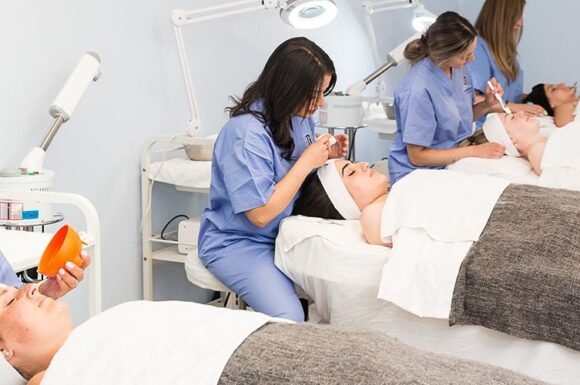 Cosmetology School Toronto: Start Your Beauty Career with Professional Training